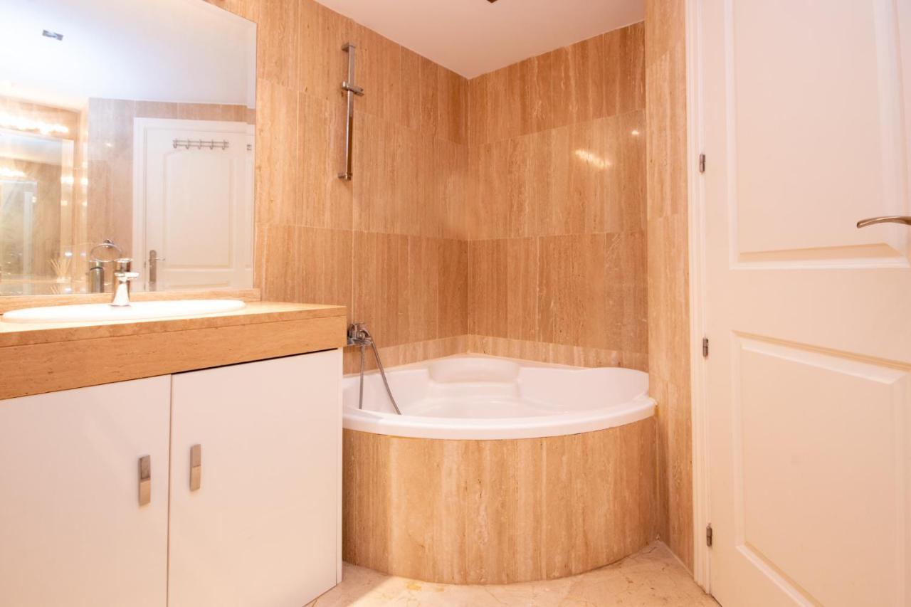 Ground Floor Apartment, Los Jardines De Santa Maria Elviria 마르베야 외부 사진