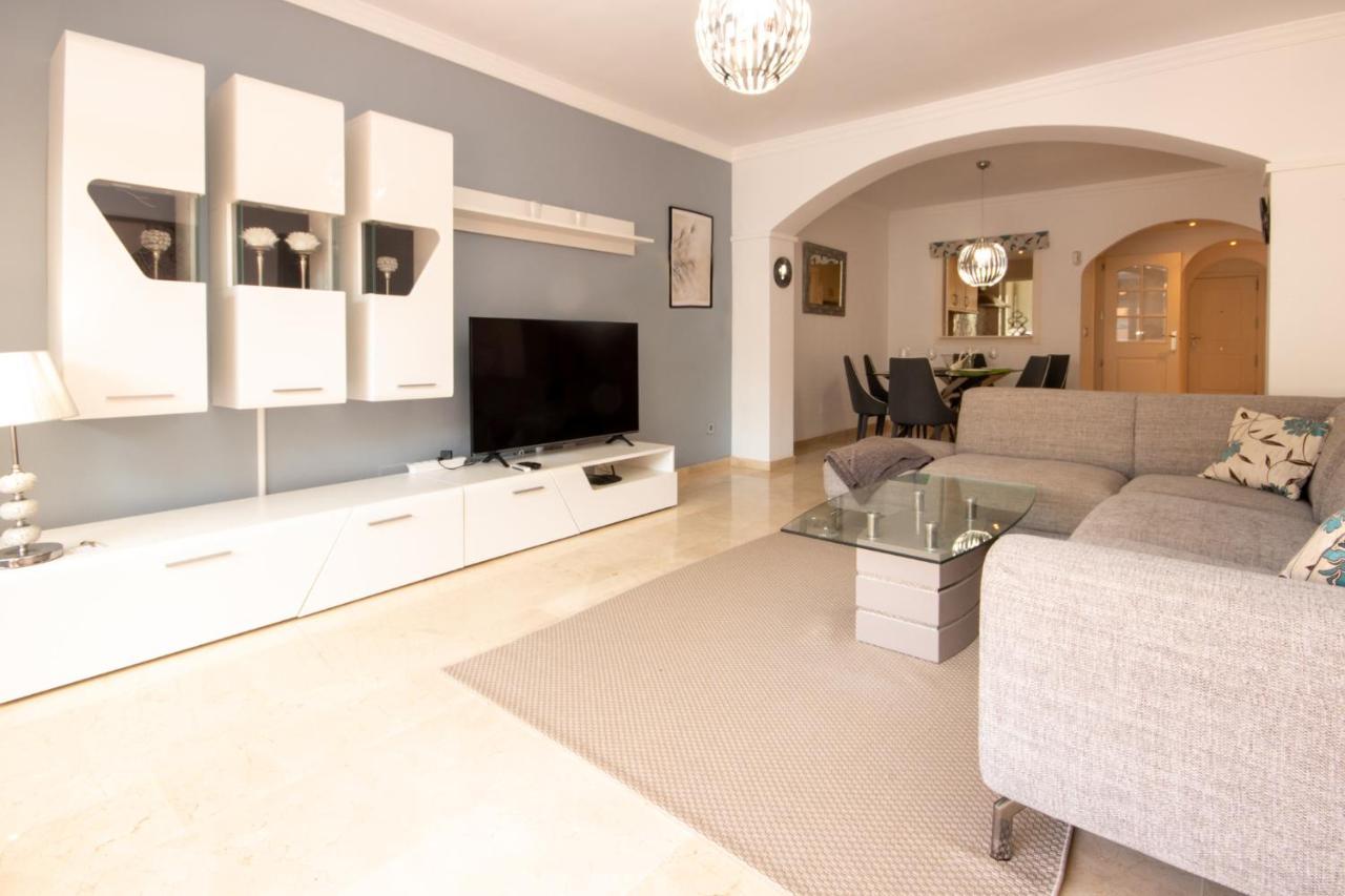 Ground Floor Apartment, Los Jardines De Santa Maria Elviria 마르베야 외부 사진